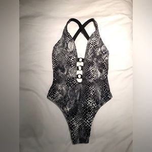 La Blanca Swimsuit 6